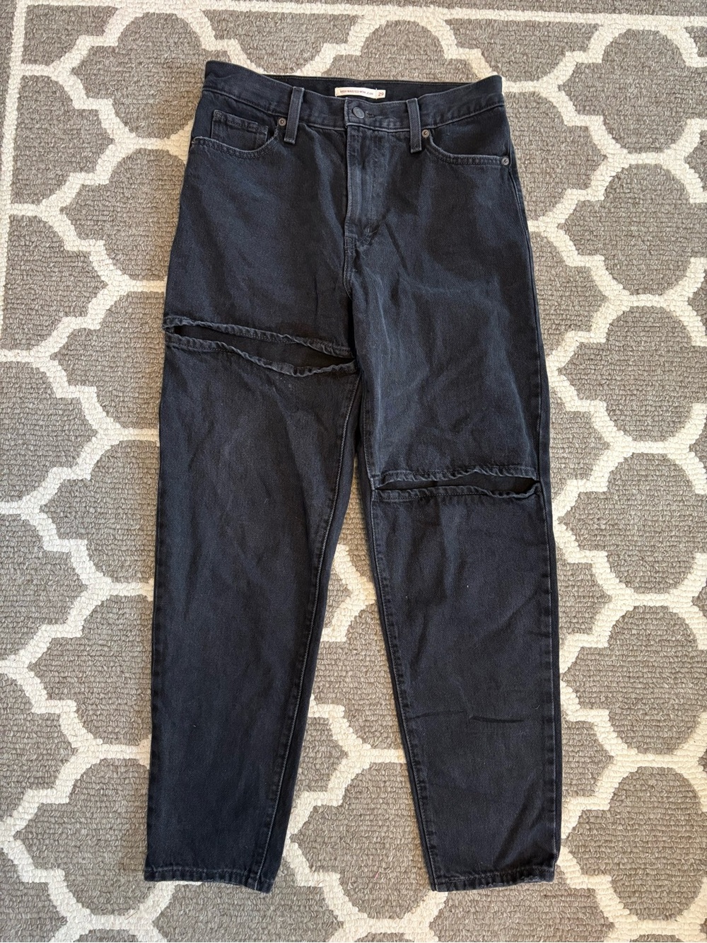 Levi’s High Waisted Mom Jean size 29